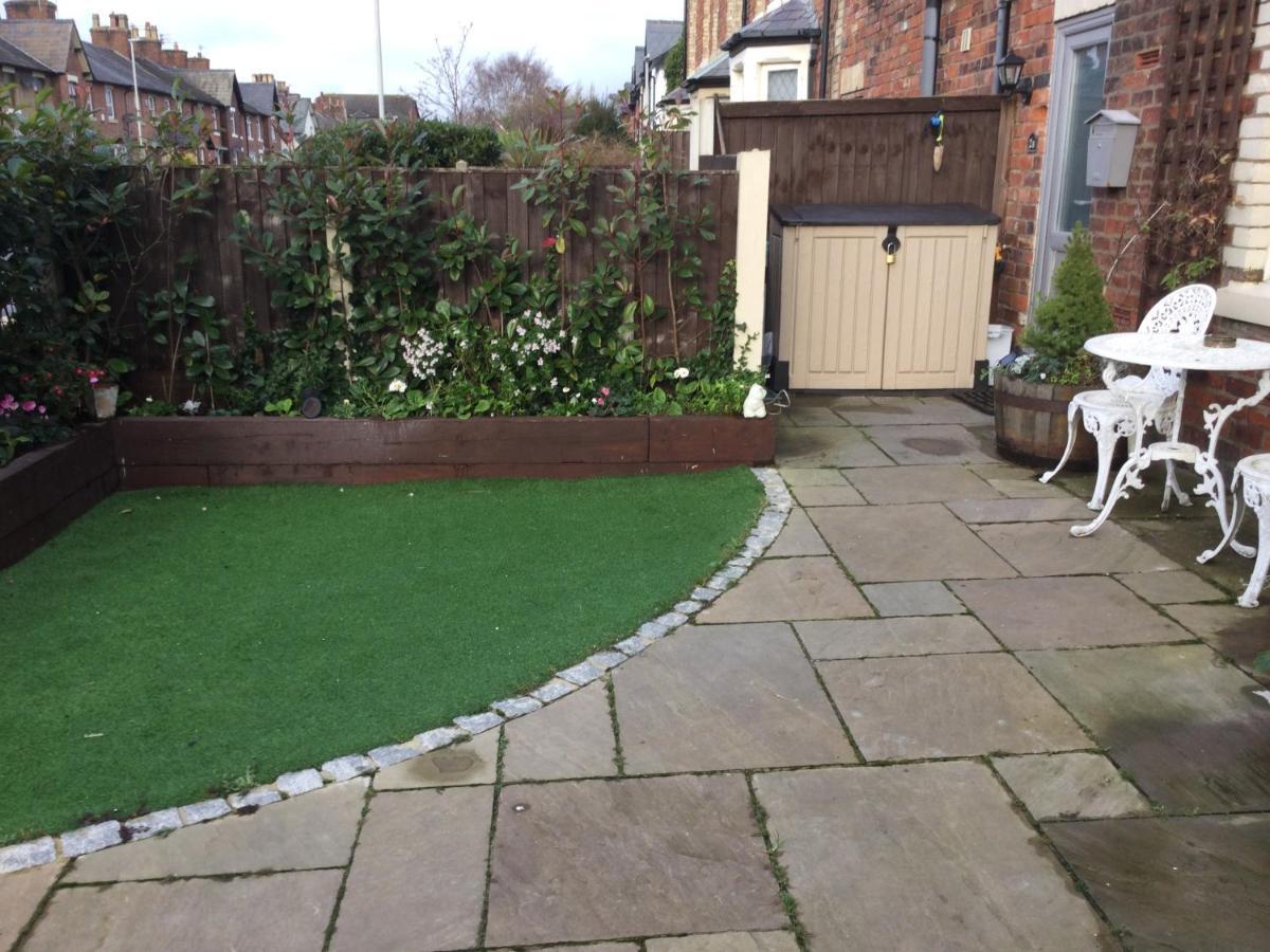 Leafy Lytham Central Lovely Ground Floor 1 Bedroom Apartment With Private Garden In Lytham Dog Friendly Литам Сент Аннс Екстериор снимка